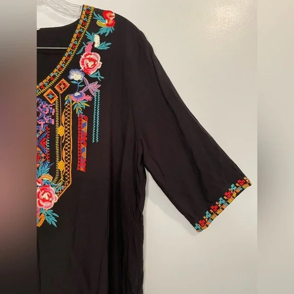 Embroidered Colorful Bold Floral Women's Blouse Shirt Black V-Neck Southwestern - Picture 11 of 16